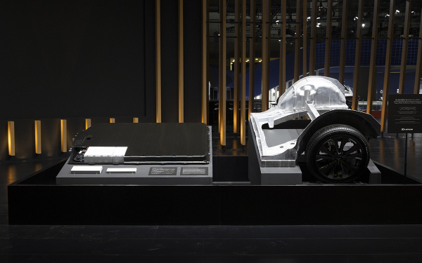 
            Lexus представил предсерийный электрокар с футуристичным дизайном
        