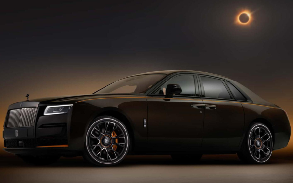 
            Rolls-Royce посвятил спецверсию седана Ghost солнечному затмению
        