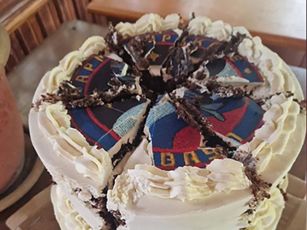 В Армавире 77 российских летчиков-выпускников попытались отравить тортом