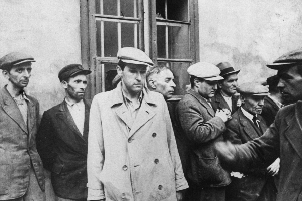 «Портреты Гитлера висели в каждом классе» Как украинцы из дивизии СС «Галичина» бежали от НКВД и укрылись в Канаде?