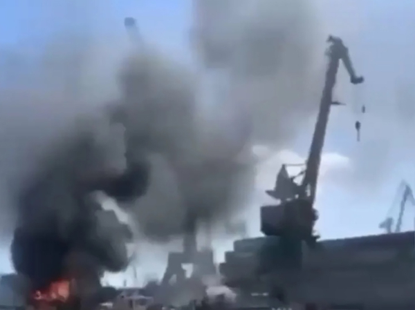ВС РФ сожгли в Одессе сотни военных объектов и корабли ВСУ (ВИДЕО)