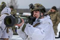 Зеленский упрекнул США в медленной передаче вооружений