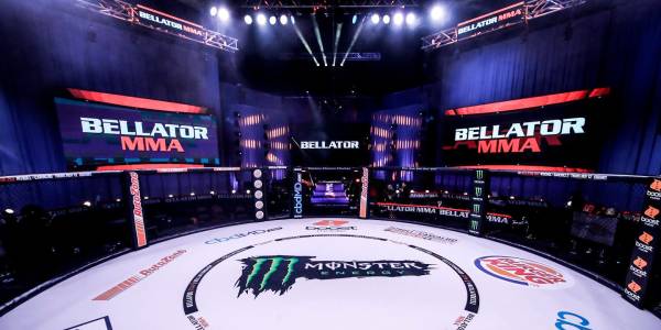 Курмагомедов победил Джексона и стал чемпионом Bellator