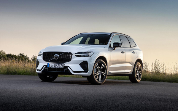 
            Дилер привез в Россию рестайлинговый Volvo XC60. Сколько он стоит
        